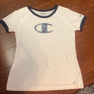 Women’s small champion t shirt